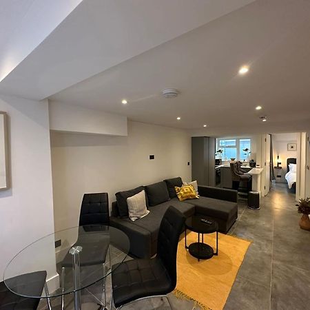 Two Bedroom House In Kilburn London Eksteriør bilde