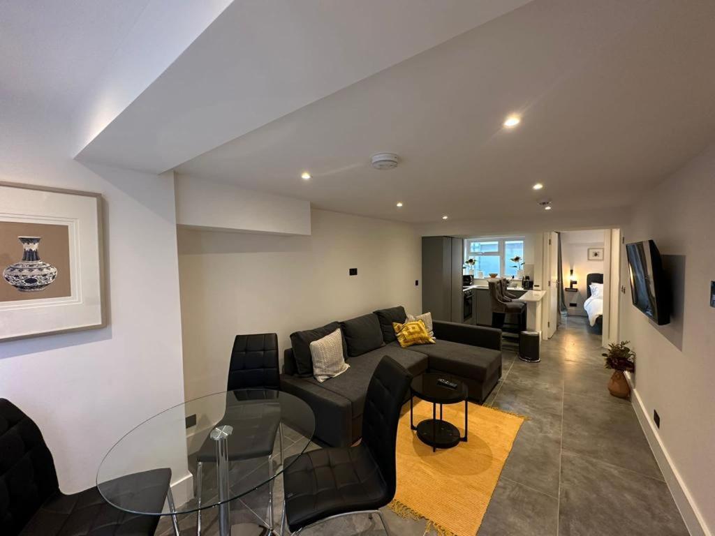Two Bedroom House In Kilburn London Eksteriør bilde