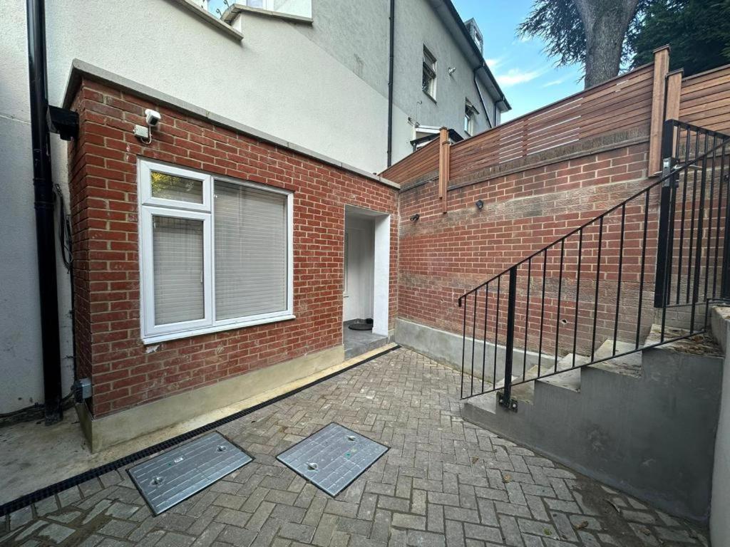 Two Bedroom House In Kilburn London Eksteriør bilde