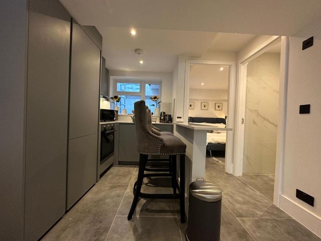 Two Bedroom House In Kilburn London Eksteriør bilde
