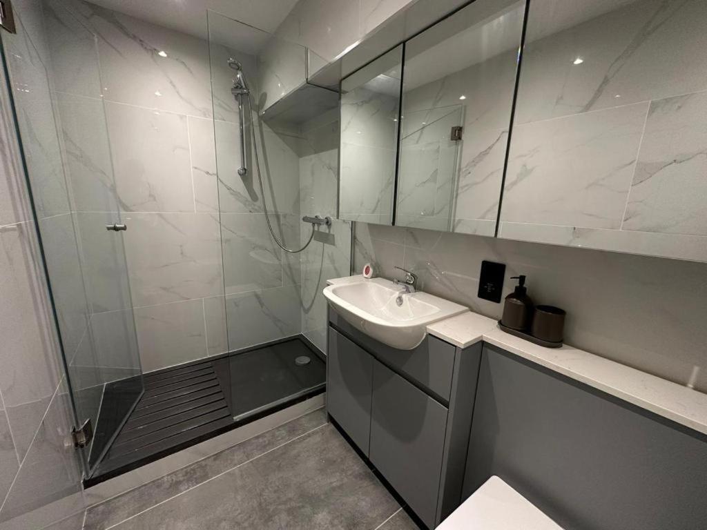 Two Bedroom House In Kilburn London Eksteriør bilde